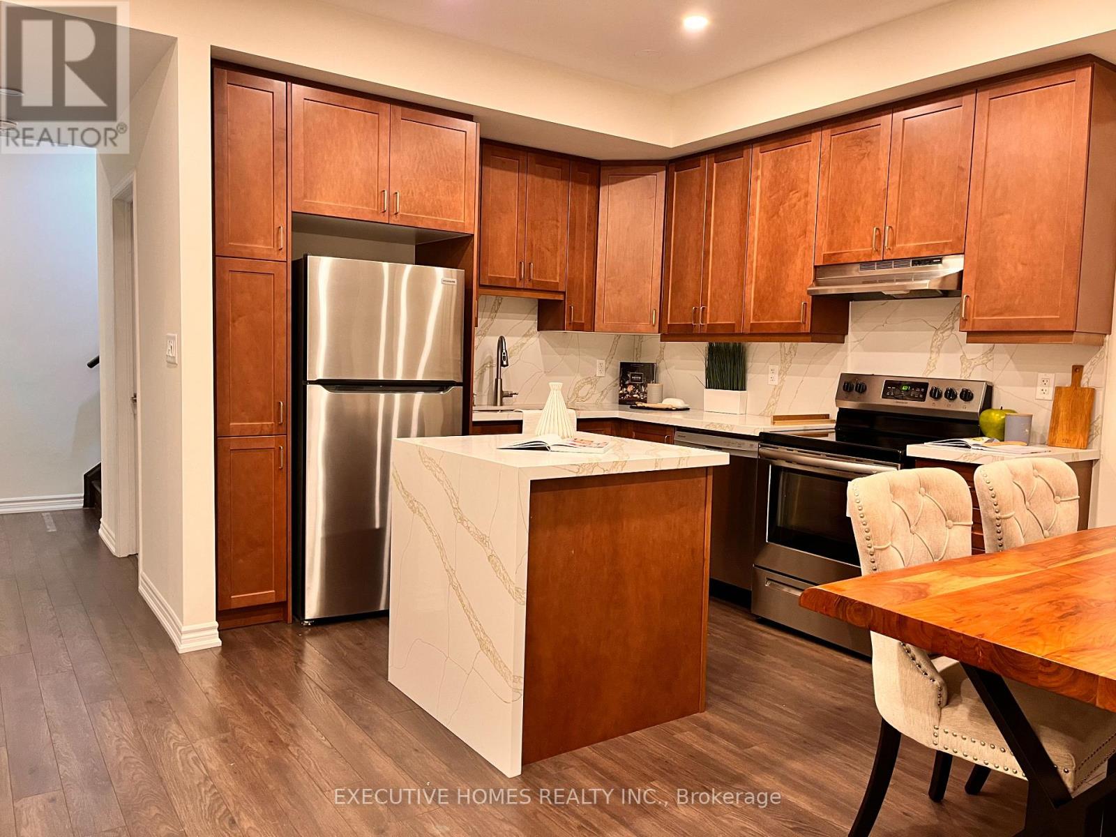 9 - 220 Lagerfeld Drive, Brampton, Ontario L7A 5H1 - Photo 4 - W12988216