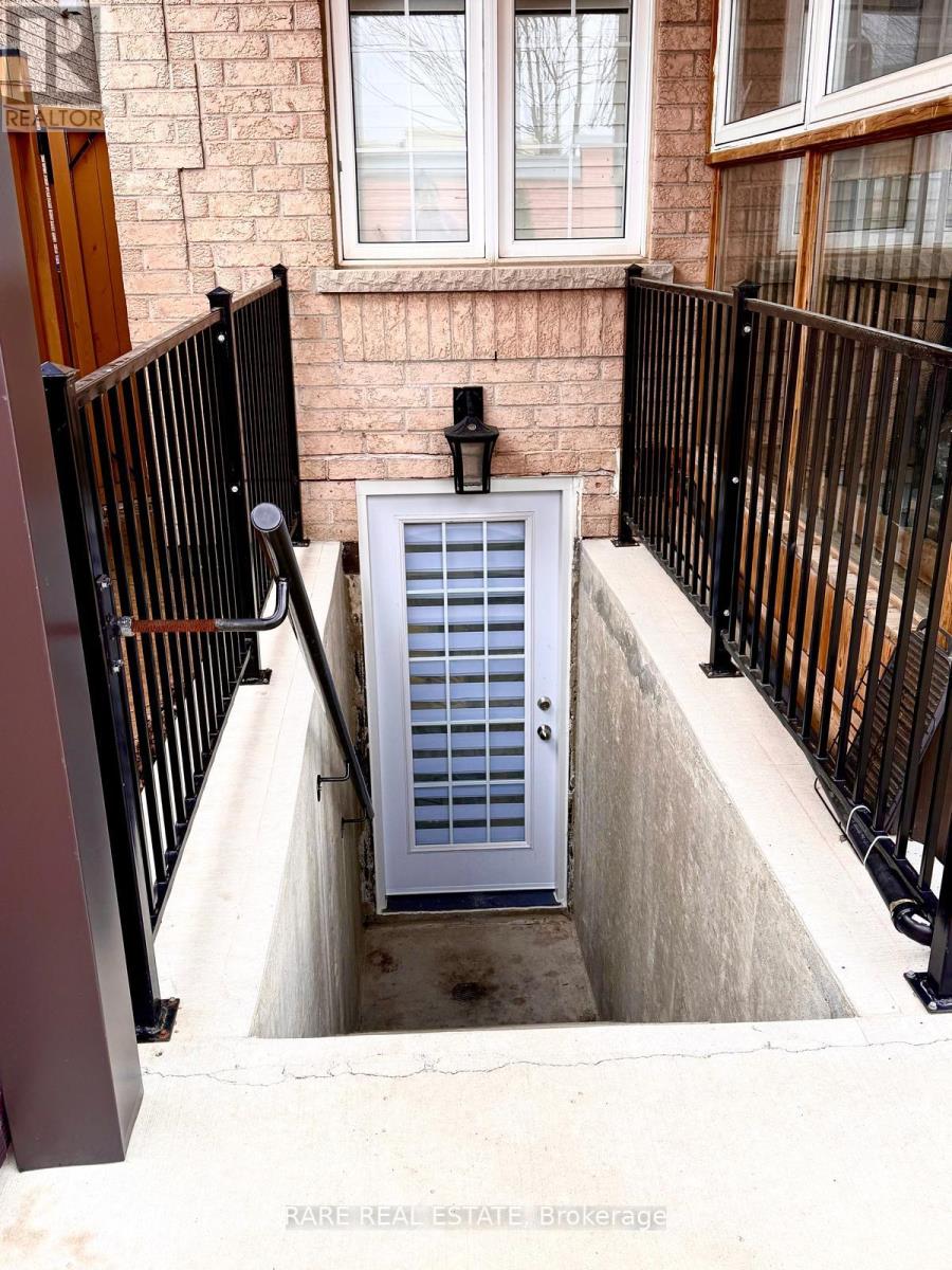 Bsmt 1 - 20 Arctic Fox Crescent, Brampton, Ontario  L6R 0J3 - Photo 10 - W12988218