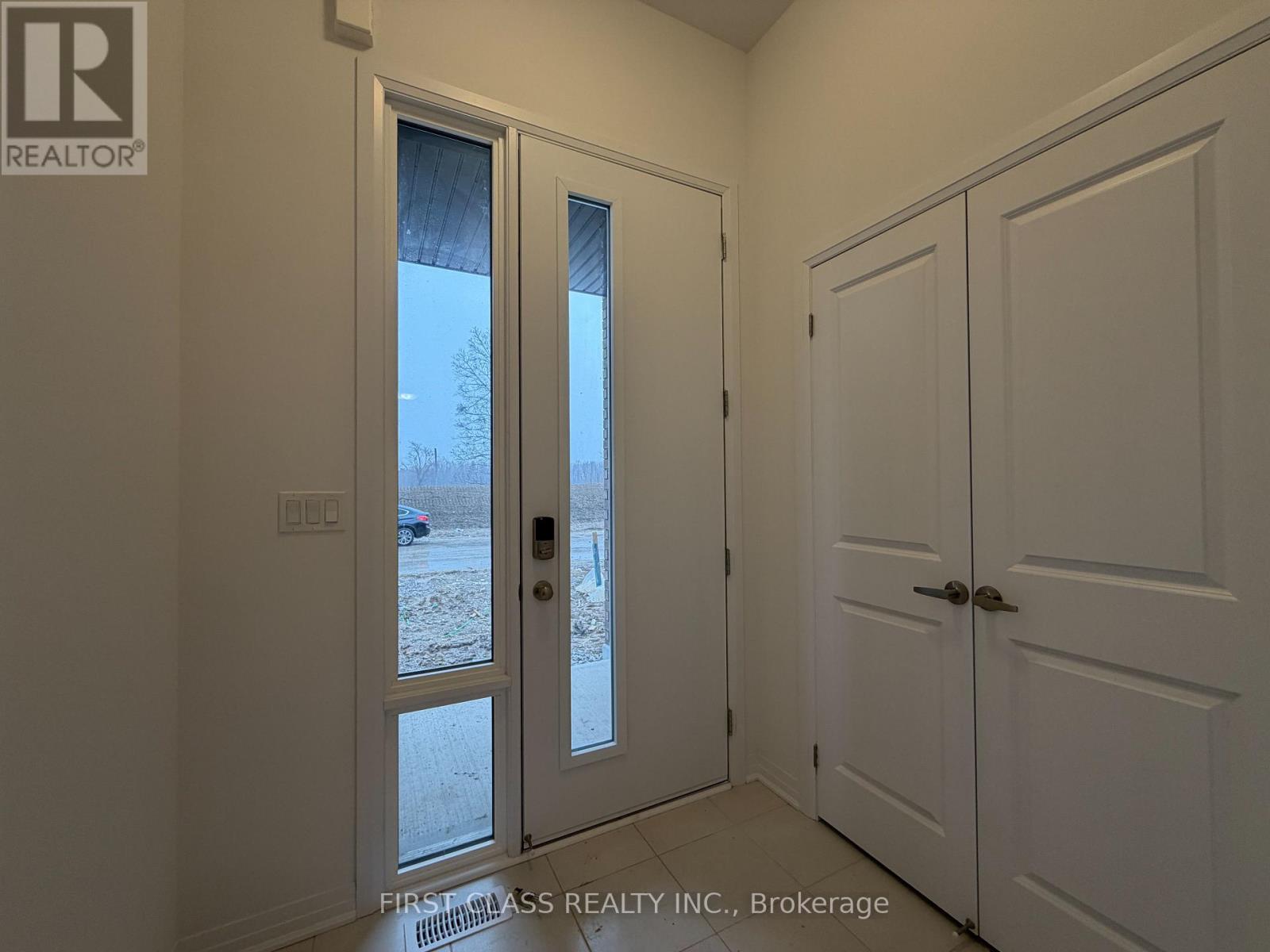 113 Manuel Street, Stratford, Ontario  N5A 0M1 - Photo 4 - X12988212