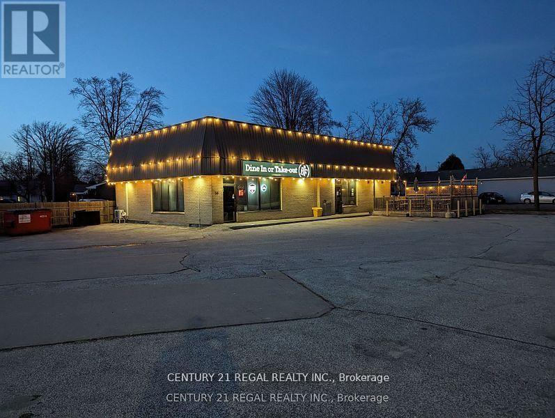 58 King Street E, Lambton Shores, Ontario  N0N 1J0 - Photo 8 - X12988234