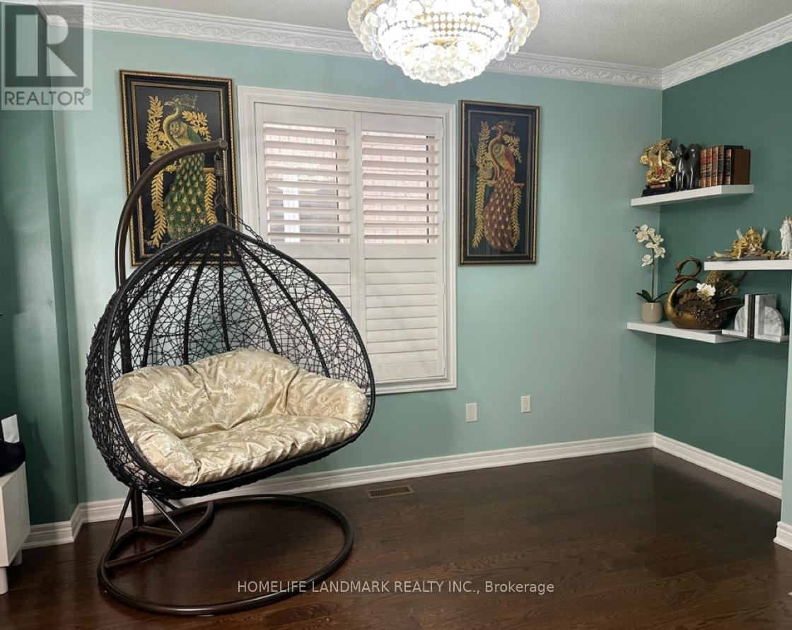 118 Bridlewood Boulevard, Whitby, Ontario  L1R 0N2 - Photo 5 - E12986858