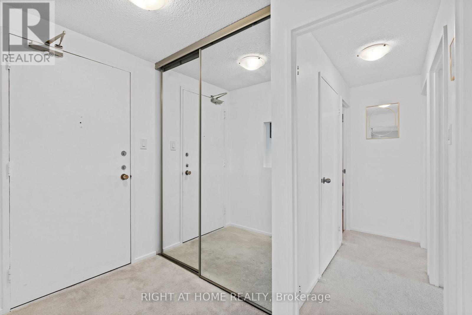 906 - 1171 Ambleside Drive, Ottawa, Ontario K2B 8E1 - Photo 5 - X12702192