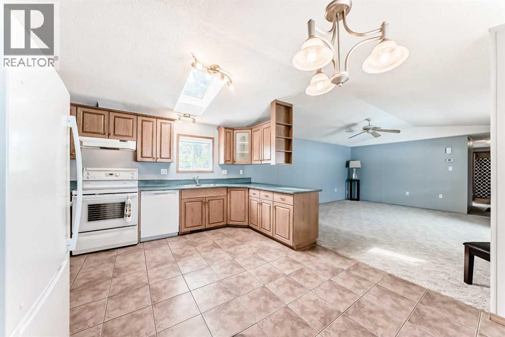 272 Burroughs Circle Ne, Calgary, Alberta  T1Y 6K3 - Photo 5 - A2299900