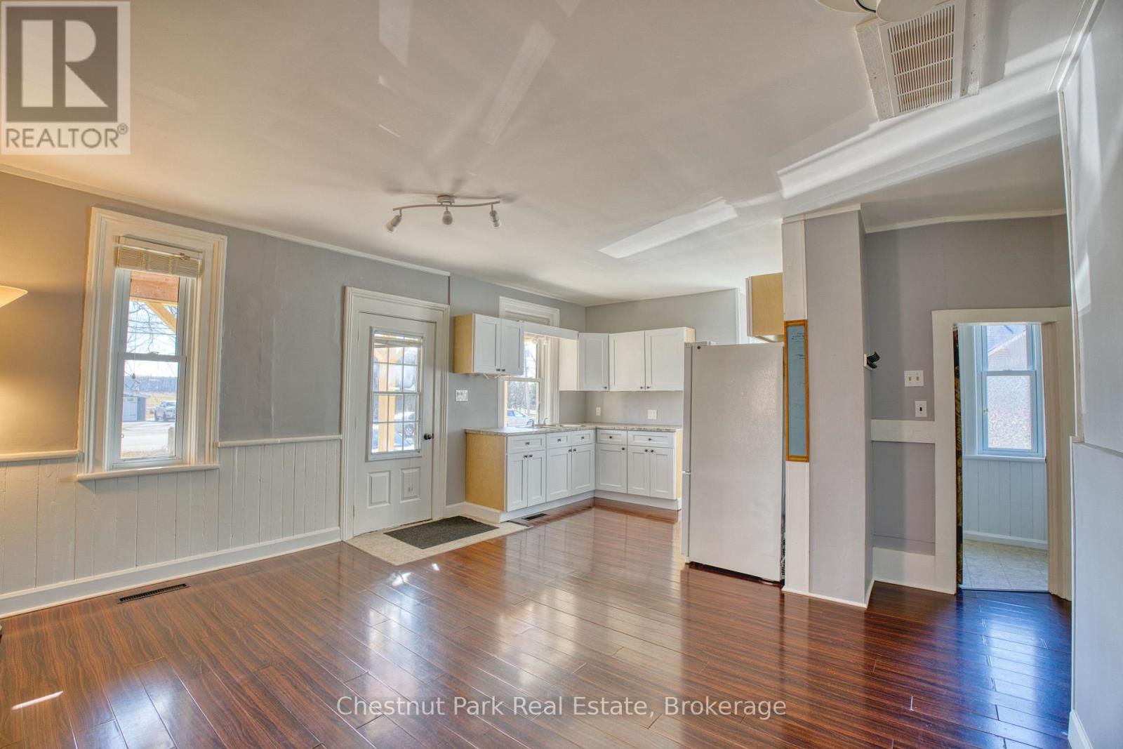 319928 Kemble Rock Road, Georgian Bluffs, Ontario  N0H 1S0 - Photo 6 - X12975908