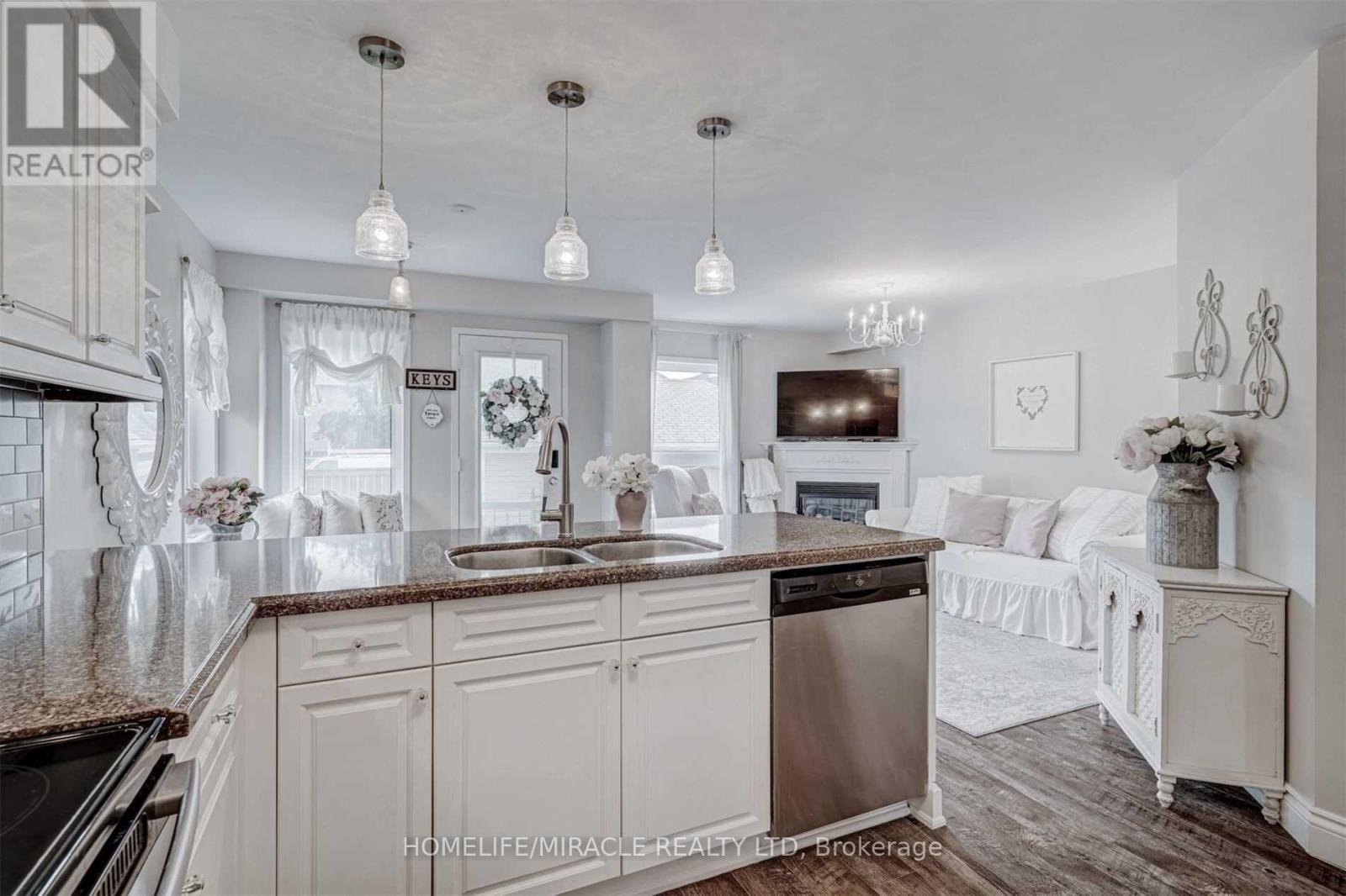 149 Carnwith Drive E, Whitby, Ontario  L1M 2J5 - Photo 11 - E12957670