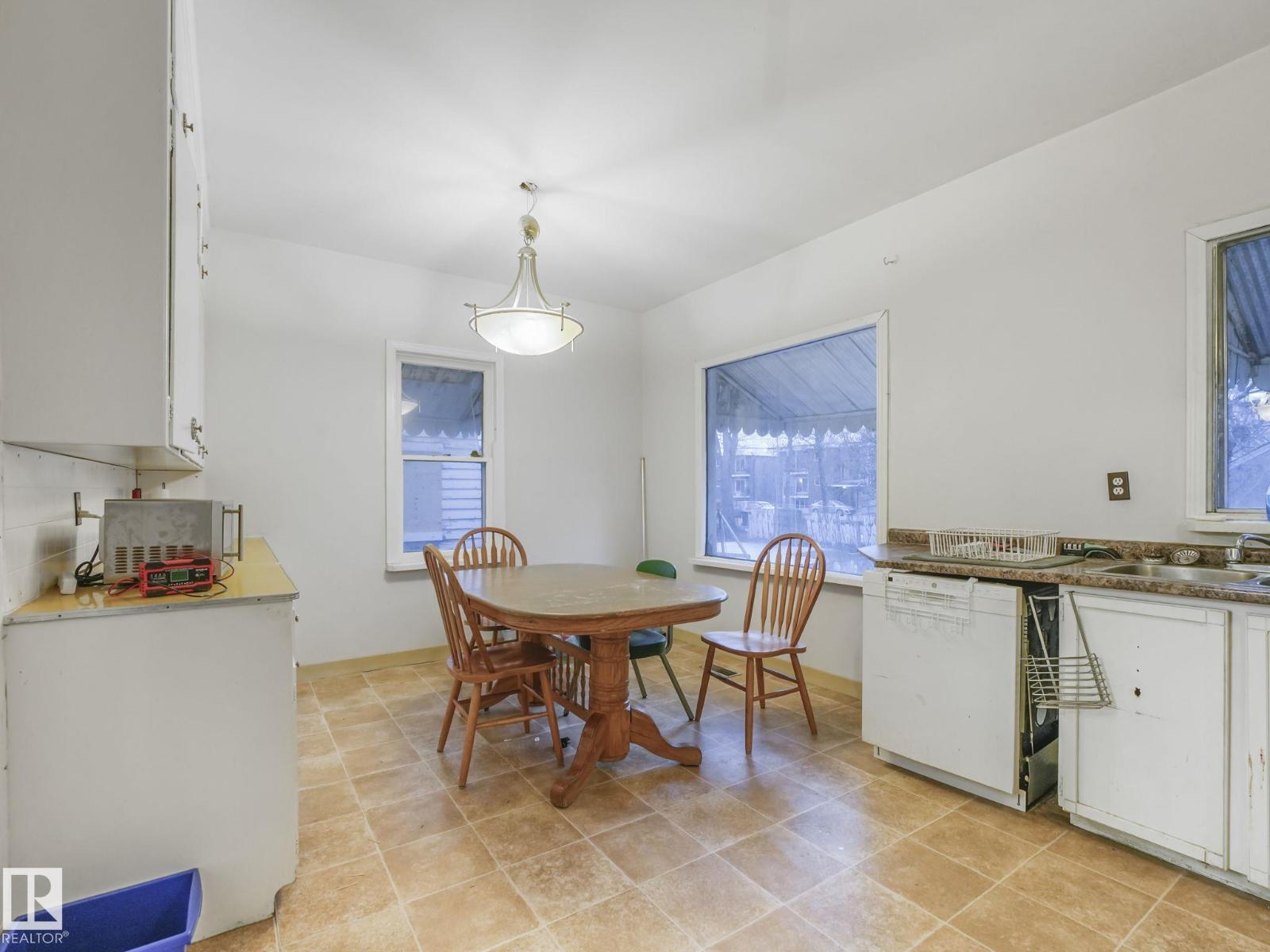 10958 & 52 & 48 108 St NW, Edmonton, Alberta  T5H 3A7 - Photo 11 - E4481370