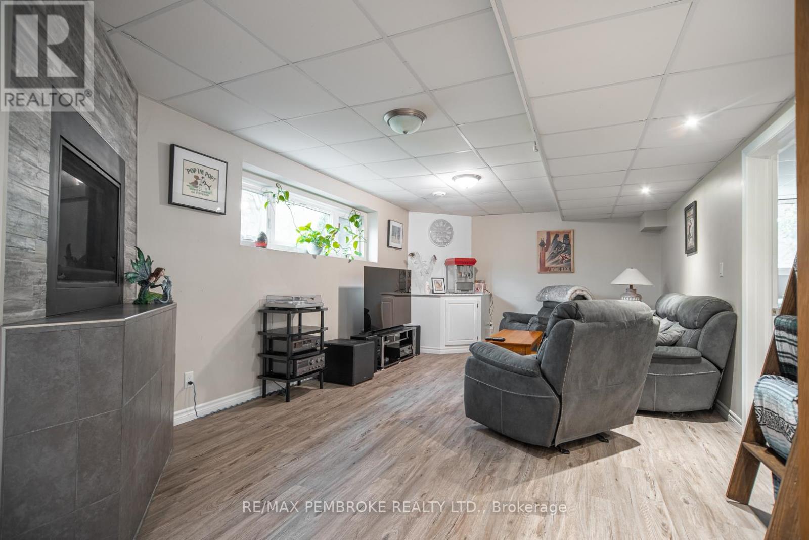 177 Sylvan Drive, Petawawa, Ontario  K8A 6W7 - Photo 23 - X12848004