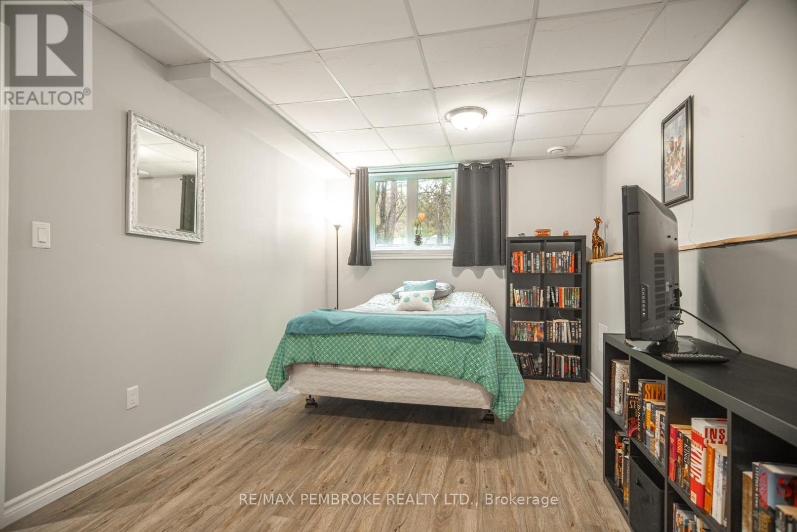 177 Sylvan Drive, Petawawa, Ontario  K8A 6W7 - Photo 25 - X12848004