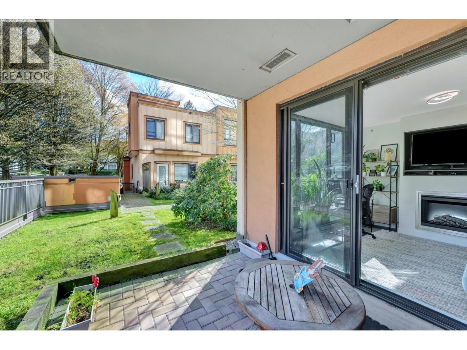 304 511 ROCHESTER AVENUE, Coquitlam, British Columbia