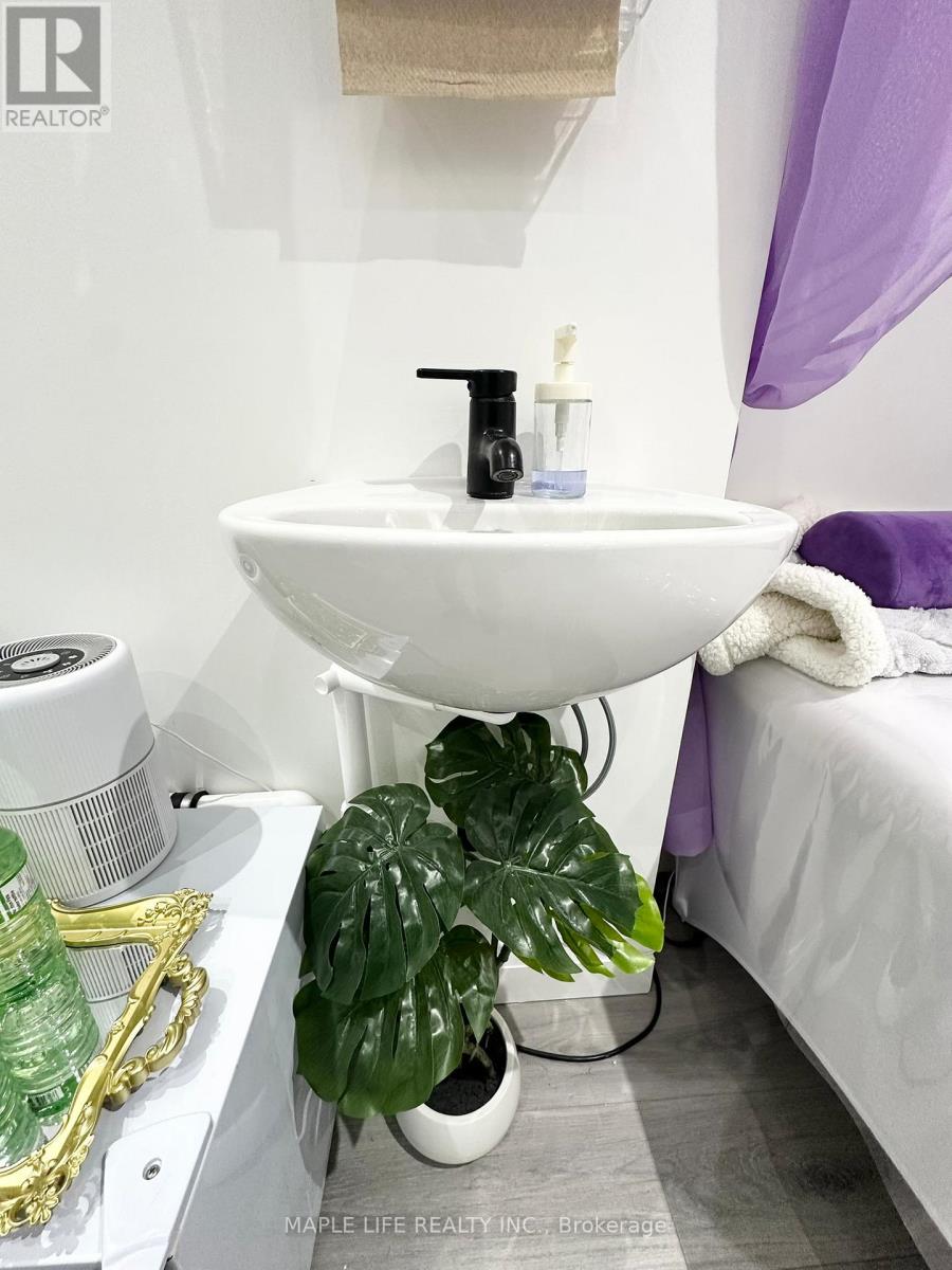 106 - 901 Yonge Street, Toronto, Ontario  M4W 2H2 - Photo 10 - C12988262