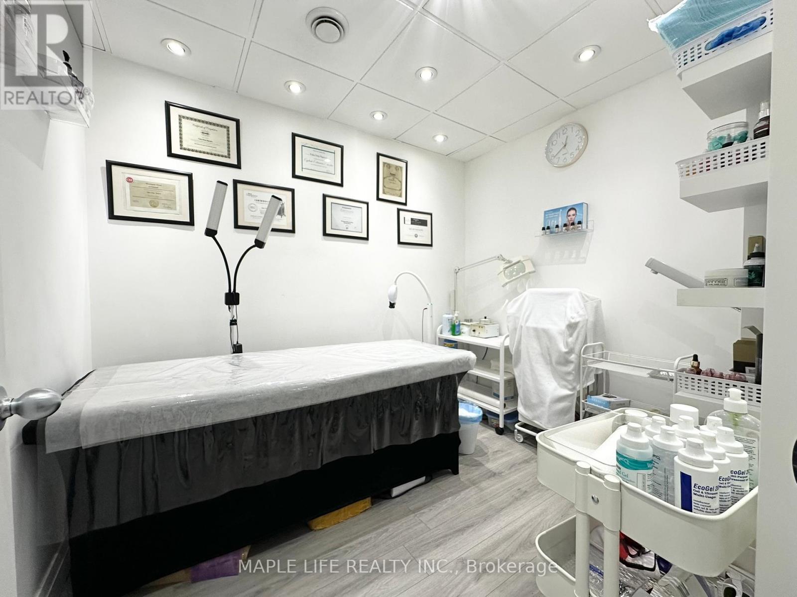 106 - 901 Yonge Street, Toronto, Ontario  M4W 2H2 - Photo 9 - C12988262