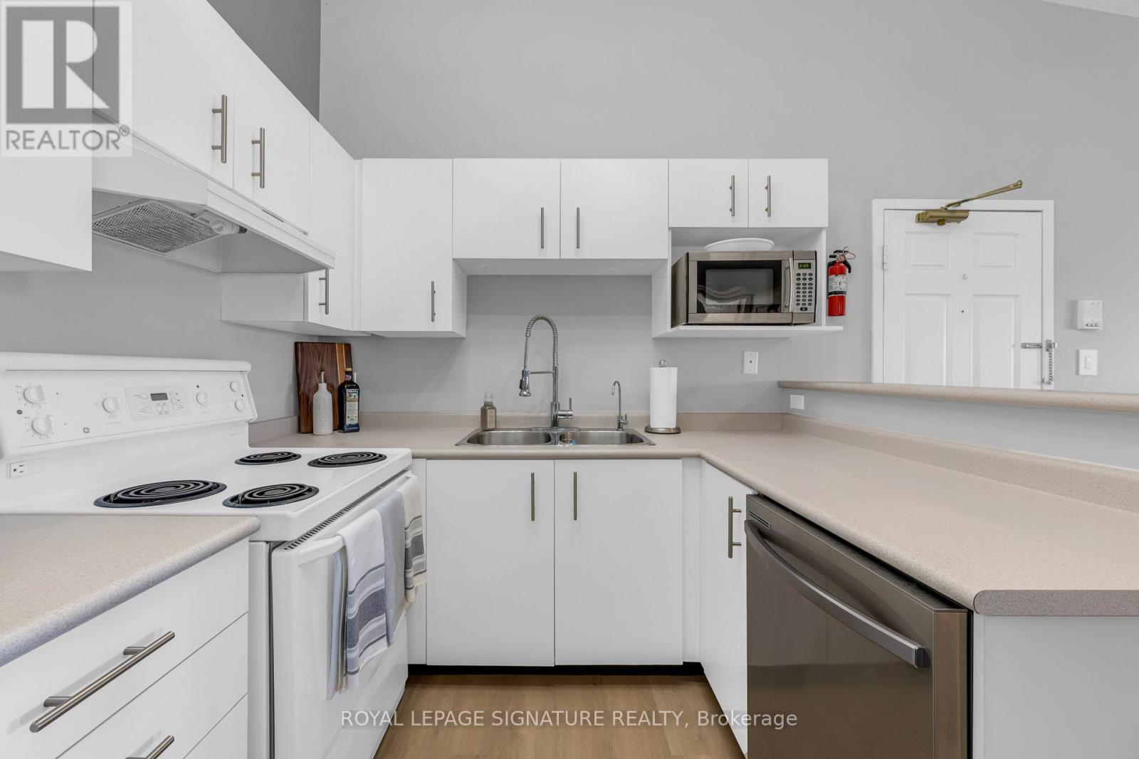 410 - 4005 Kilmer Drive, Burlington, Ontario  L7M 4M2 - Photo 11 - W12882784