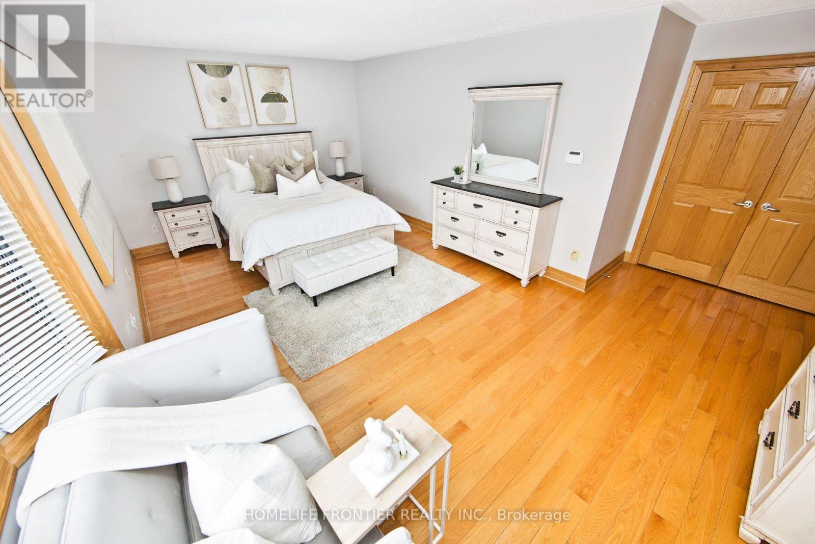 6124 Hardesty Crescent, Mississauga, Ontario  L5V 1B4 - Photo 15 - W12988126