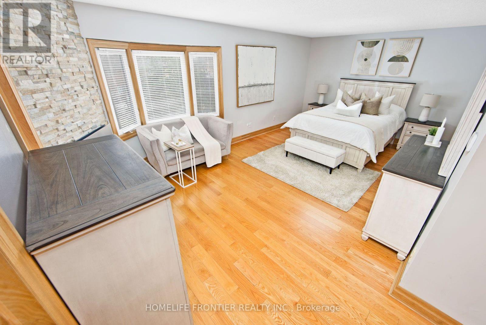 6124 Hardesty Crescent, Mississauga, Ontario  L5V 1B4 - Photo 14 - W12988126