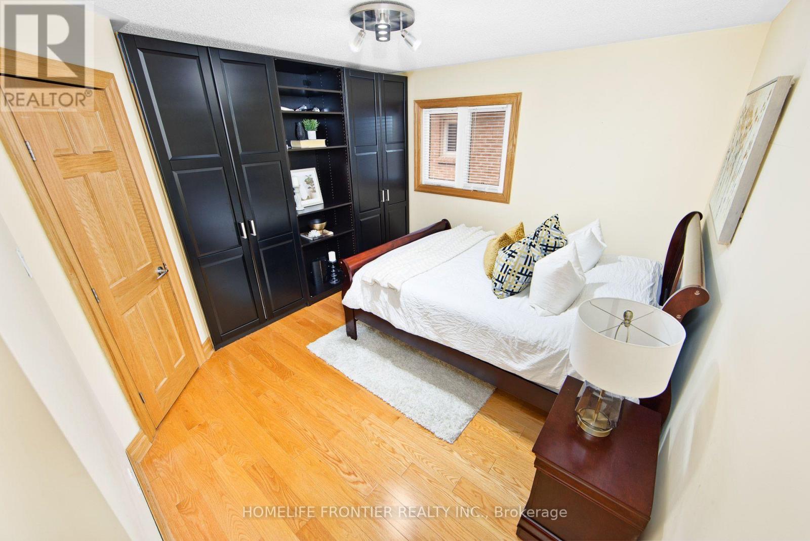 6124 Hardesty Crescent, Mississauga, Ontario  L5V 1B4 - Photo 19 - W12988126