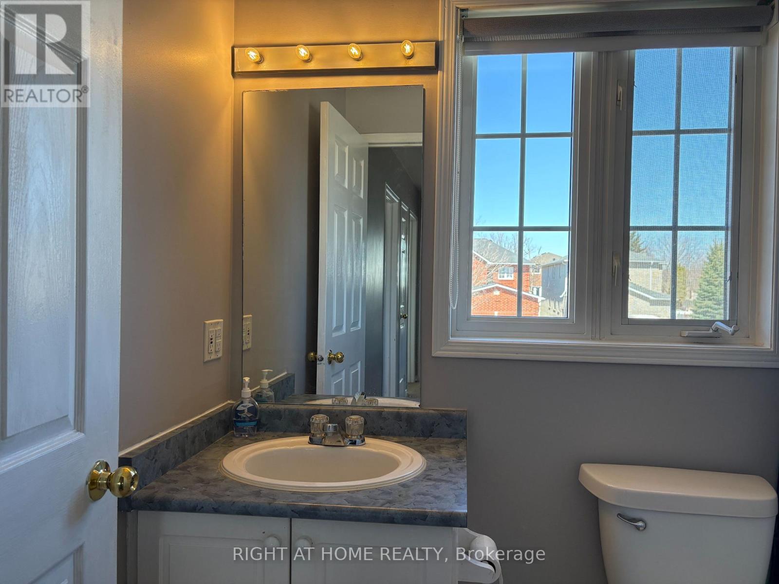 13 Golds Crescent, Barrie (Holly), Ontario  L4N 8R5 - Photo 11 - S12988284