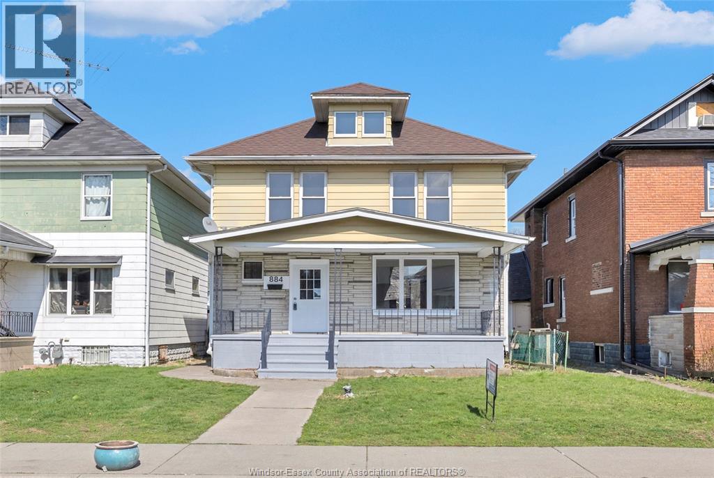 884 MOY, Windsor, Ontario