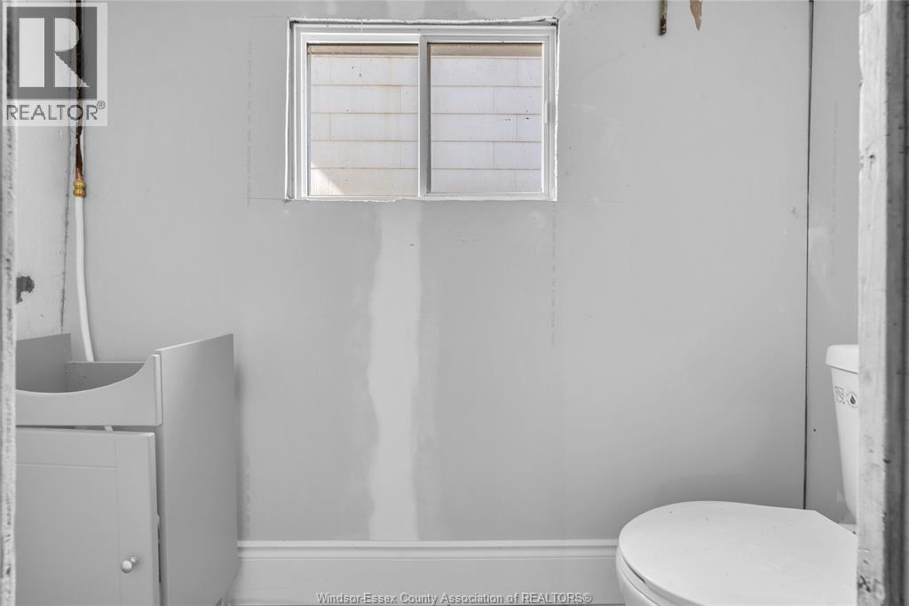 884 Moy, Windsor, Ontario  N9A 2N8 - Photo 30 - 26007122