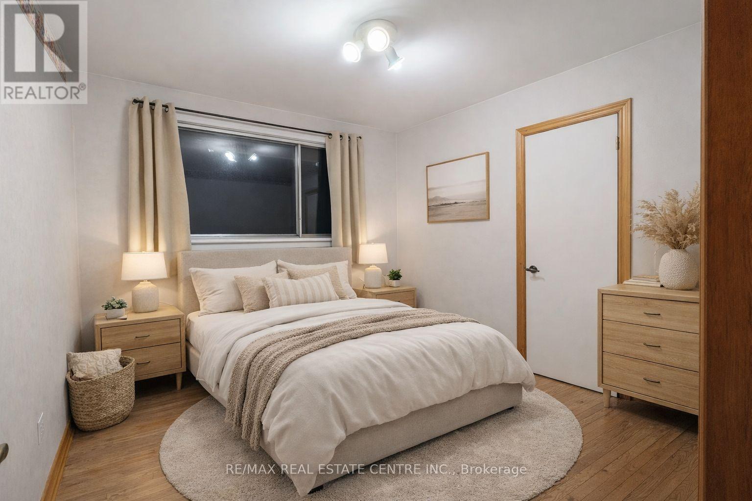 593 Indian Road, Mississauga, Ontario  L5H 1R1 - Photo 4 - W12988252