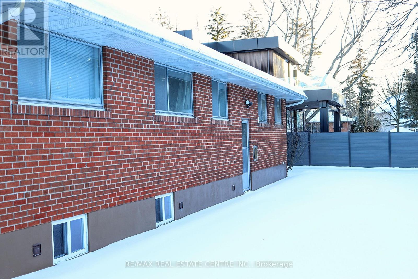 593 Indian Road, Mississauga, Ontario  L5H 1R1 - Photo 9 - W12988252