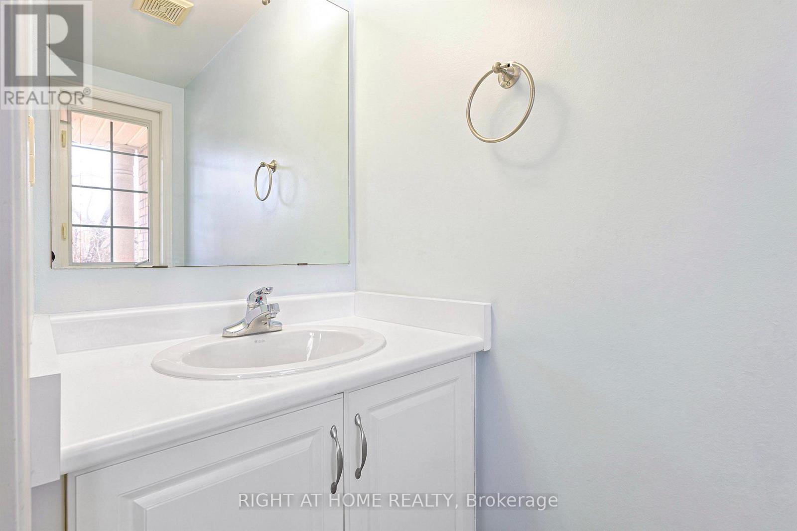 5 - 770 Othello Court, Mississauga, Ontario  L5W 1Y2 - Photo 14 - W12988256