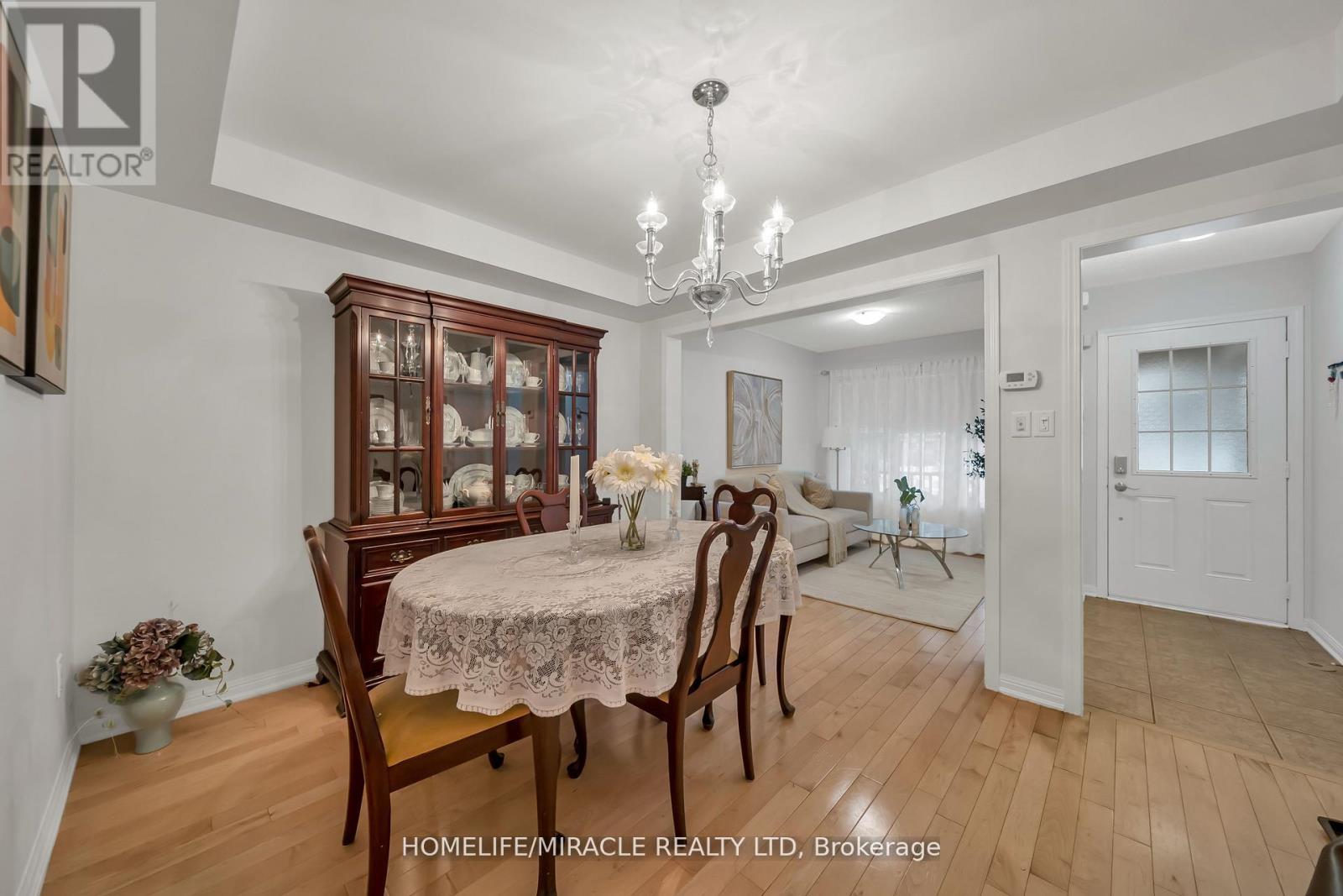 810 Hepburn Road, Milton, Ontario  L9T 0K6 - Photo 6 - W12988268