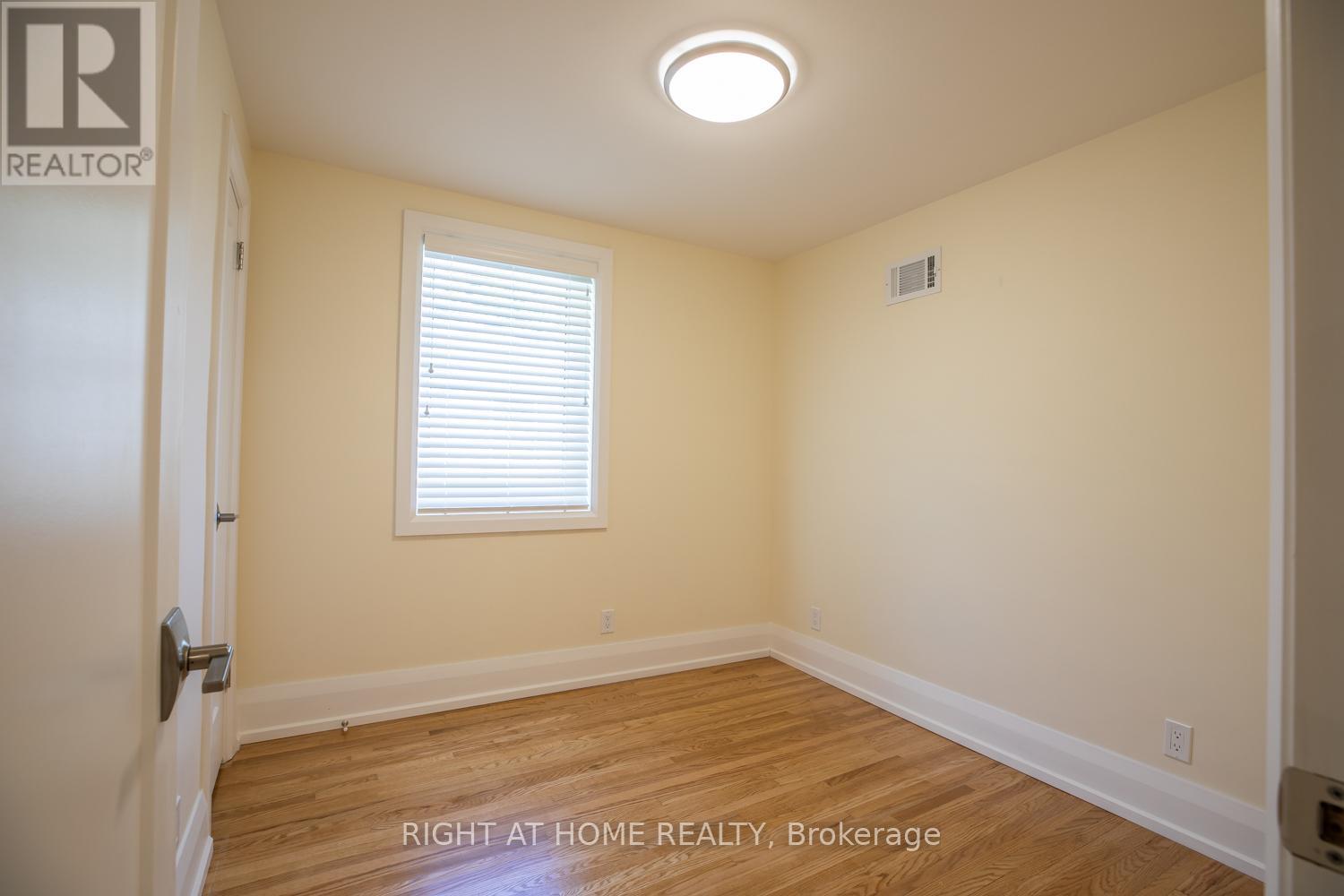 32 Varsity Road, Toronto, Ontario  M6S 4N5 - Photo 11 - W12988272