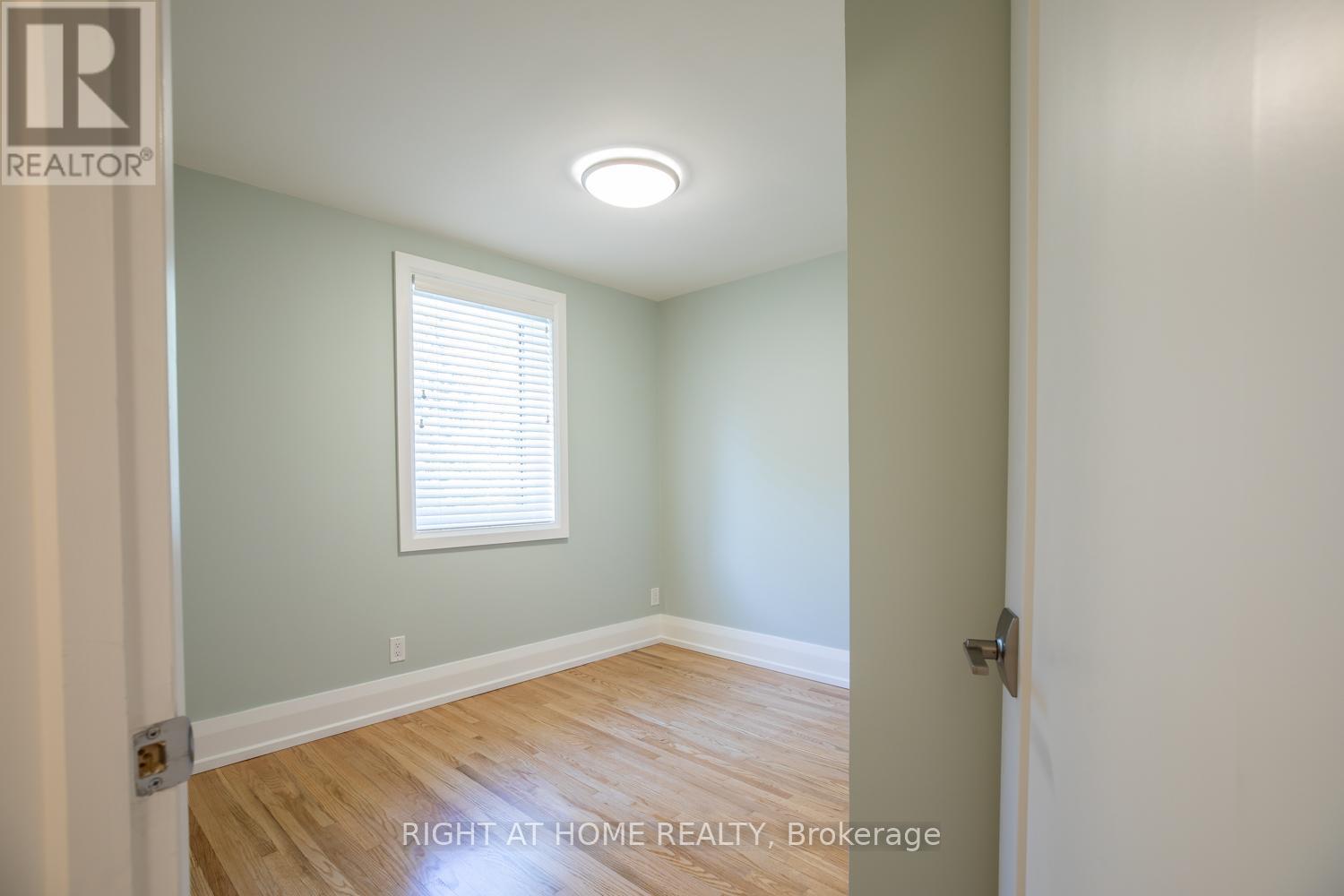 32 Varsity Road, Toronto, Ontario  M6S 4N5 - Photo 12 - W12988272