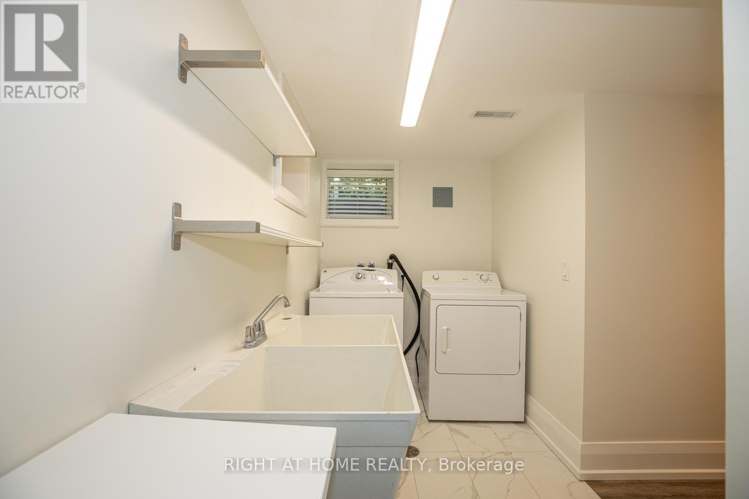 32 Varsity Road, Toronto, Ontario  M6S 4N5 - Photo 13 - W12988272