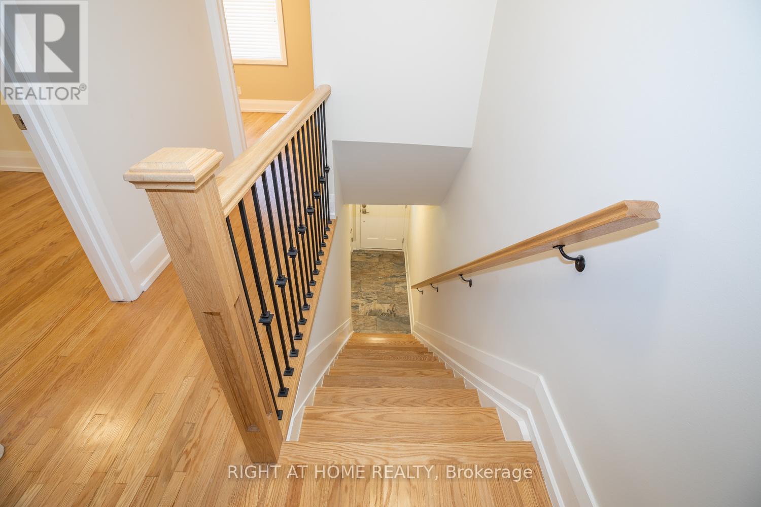 32 Varsity Road, Toronto, Ontario  M6S 4N5 - Photo 18 - W12988272