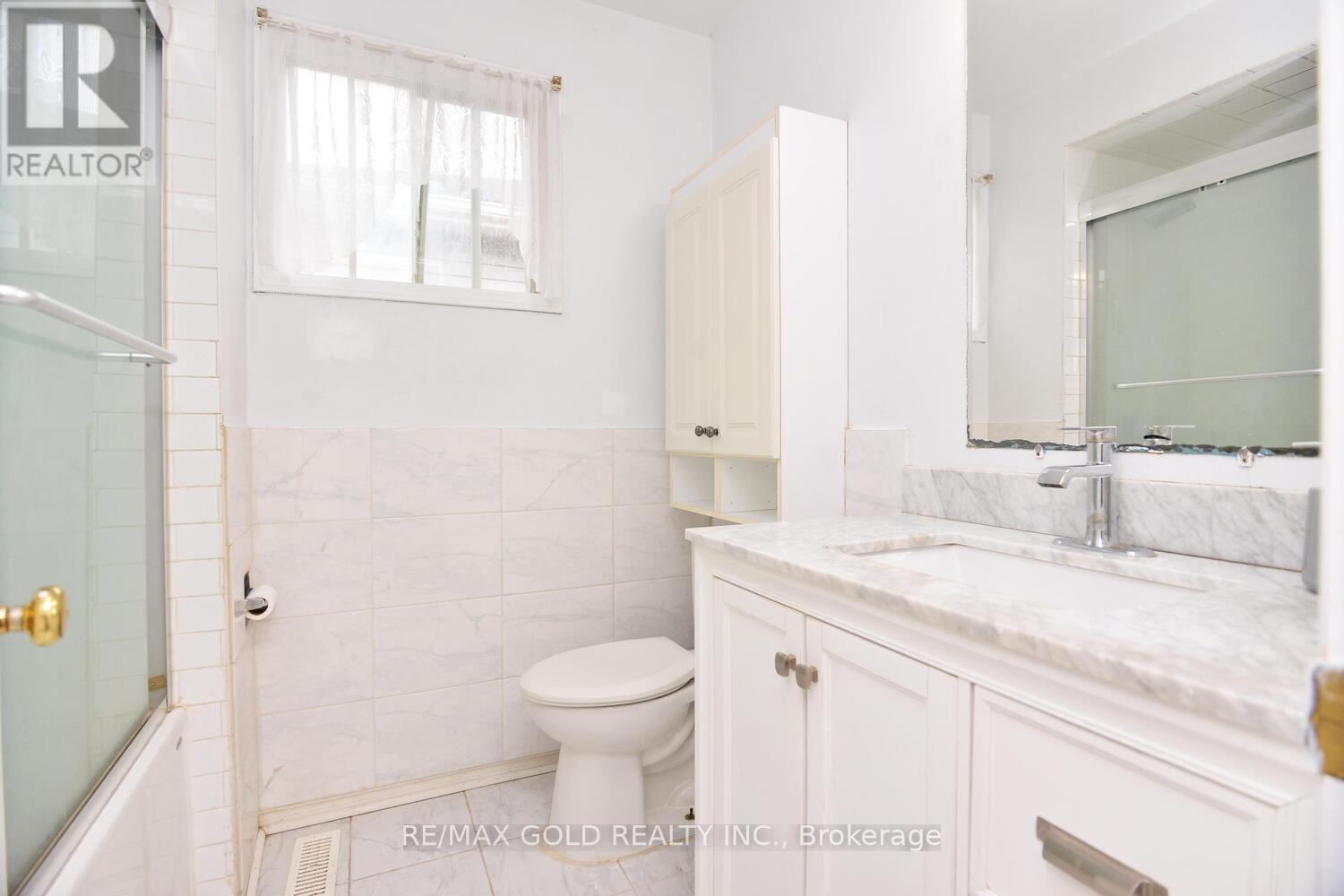 9 Ravenswood Drive, Brampton, Ontario  L6Y 3Y5 - Photo 16 - W12988276