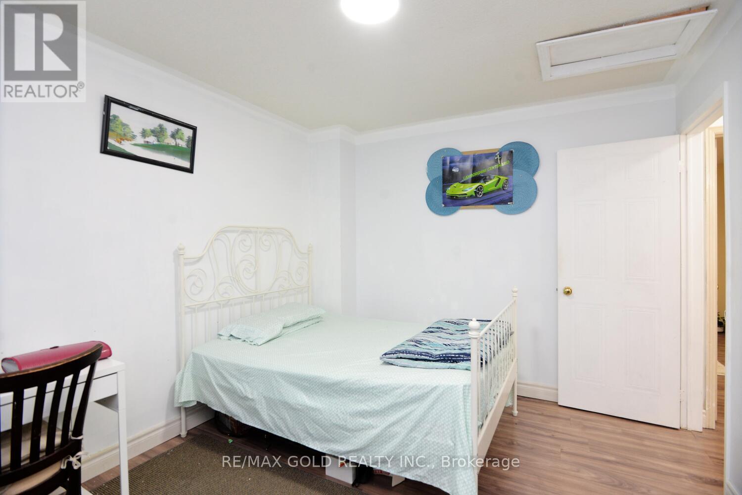 9 Ravenswood Drive, Brampton, Ontario  L6Y 3Y5 - Photo 17 - W12988276