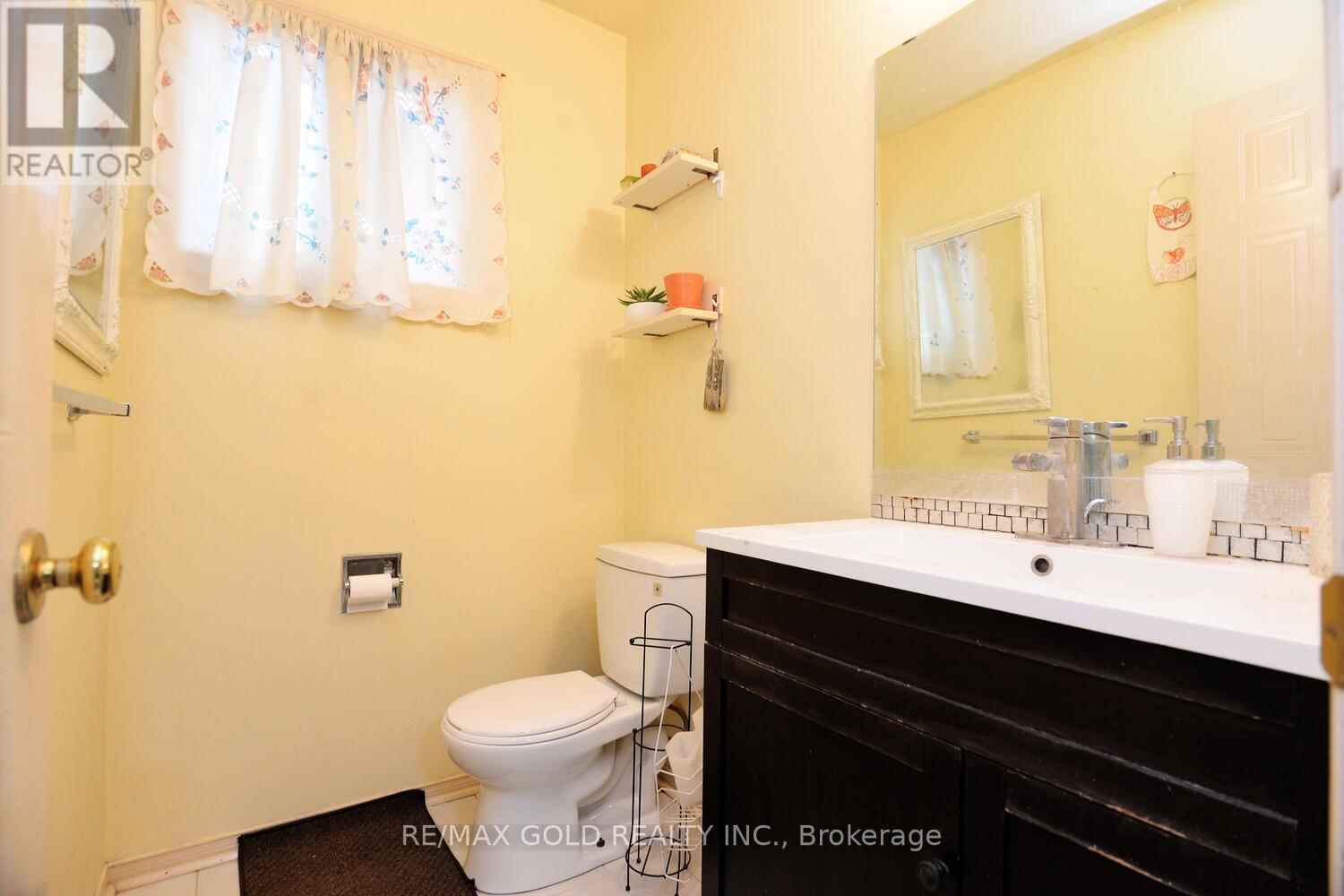 9 Ravenswood Drive, Brampton, Ontario  L6Y 3Y5 - Photo 21 - W12988276