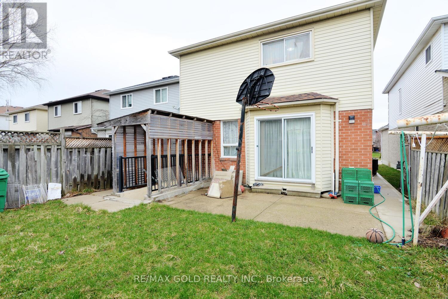 9 Ravenswood Drive, Brampton, Ontario  L6Y 3Y5 - Photo 32 - W12988276