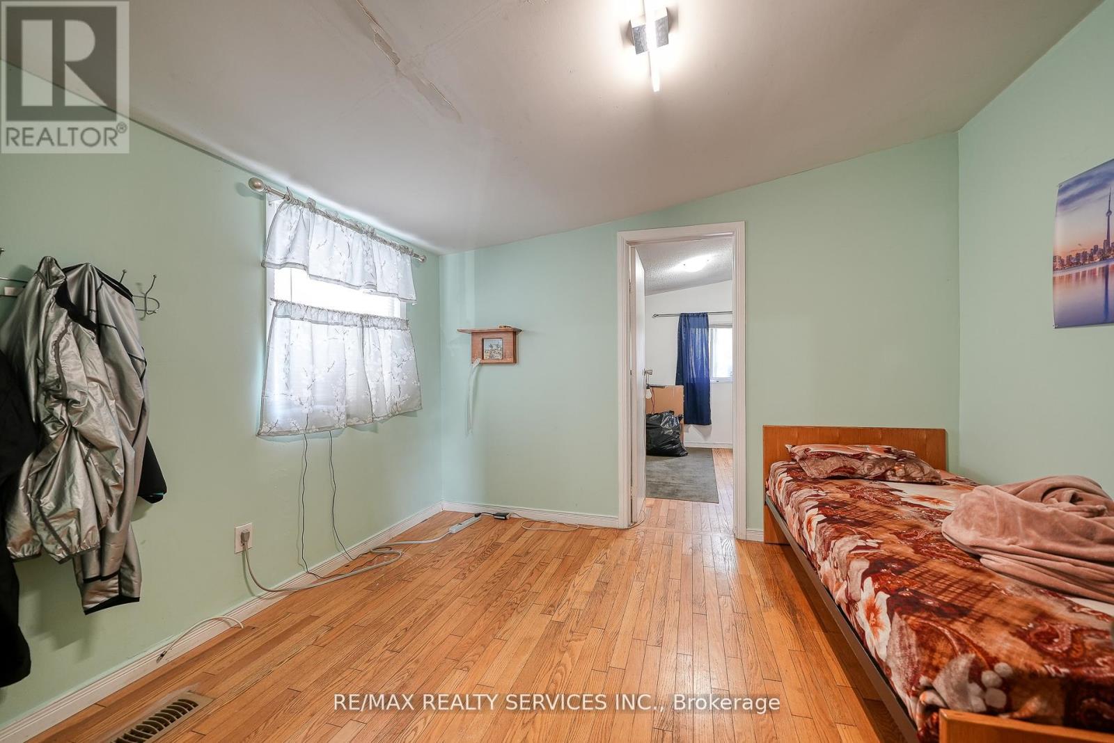 24 Norlan Avenue, London East, Ontario  N5W 5P1 - Photo 18 - X12988260