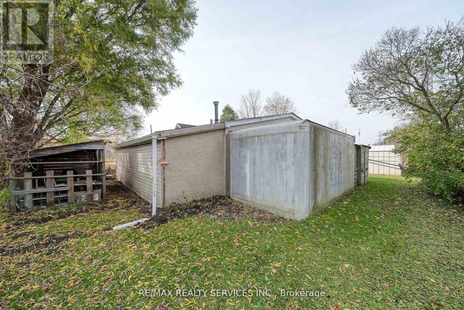 24 Norlan Avenue, London East, Ontario  N5W 5P1 - Photo 38 - X12988260