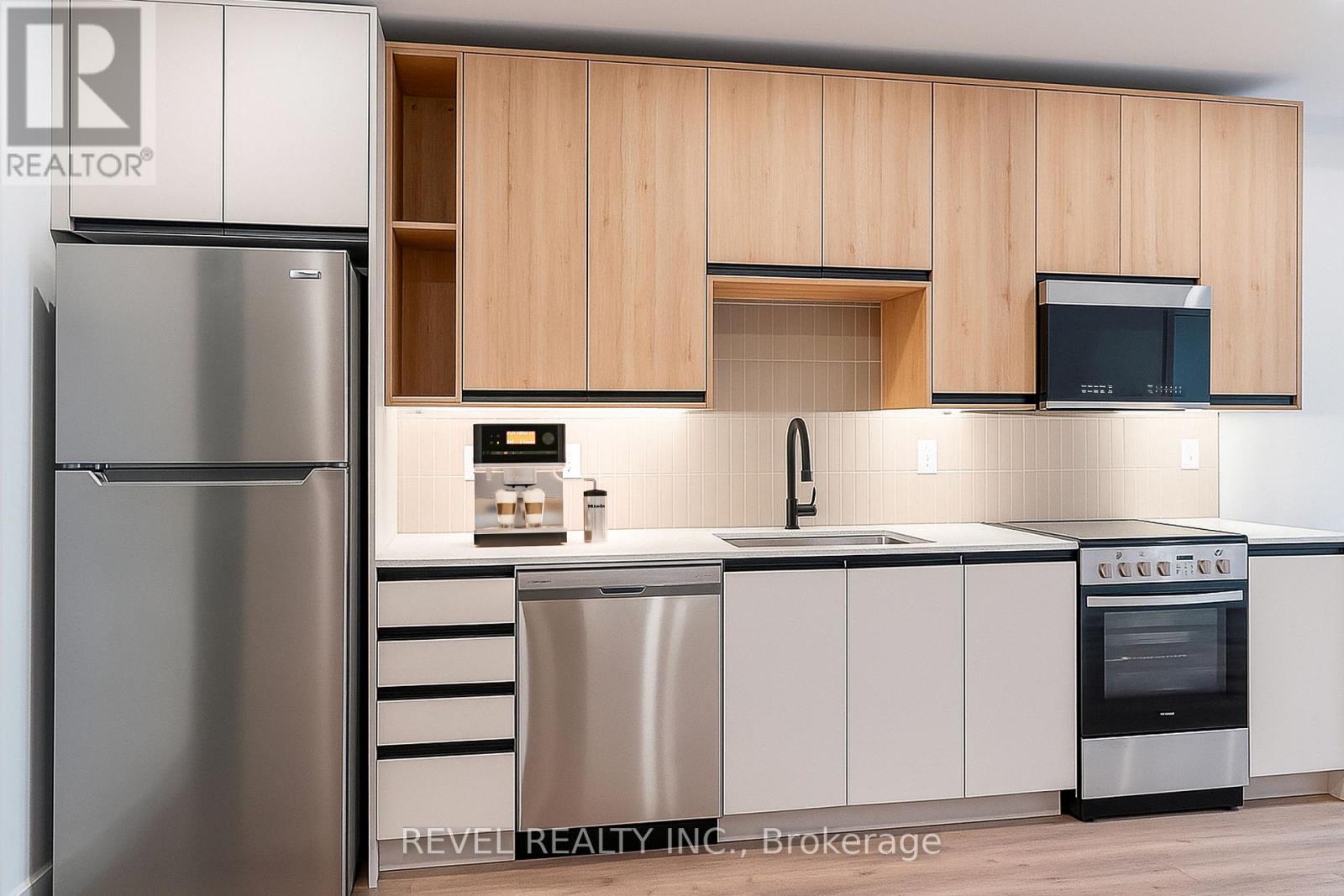 204 - 4390 Hillview Drive, Lincoln, Ontario  L0R 1B1 - Photo 2 - X12988278