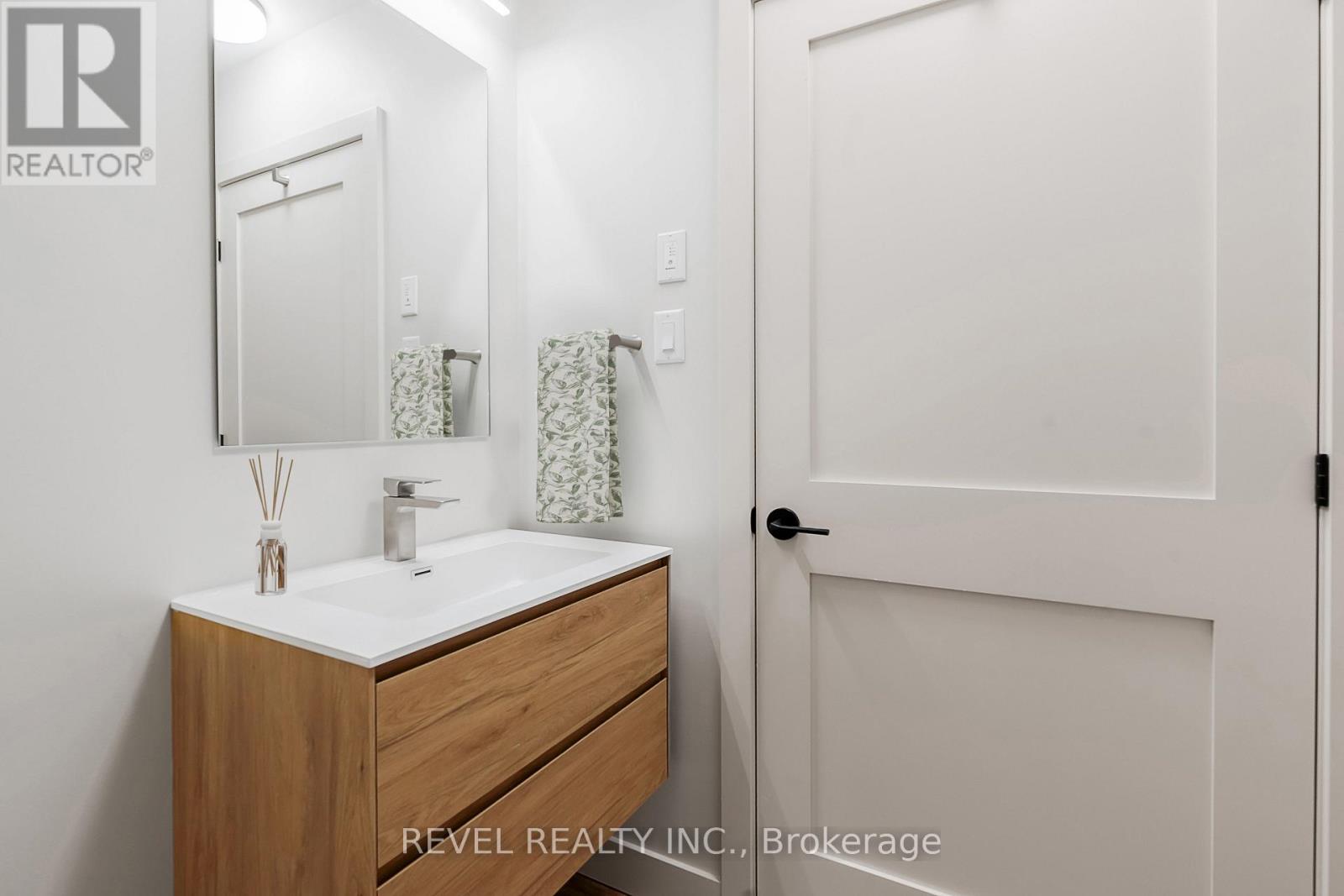 204 - 4390 Hillview Drive, Lincoln, Ontario  L0R 1B1 - Photo 5 - X12988278