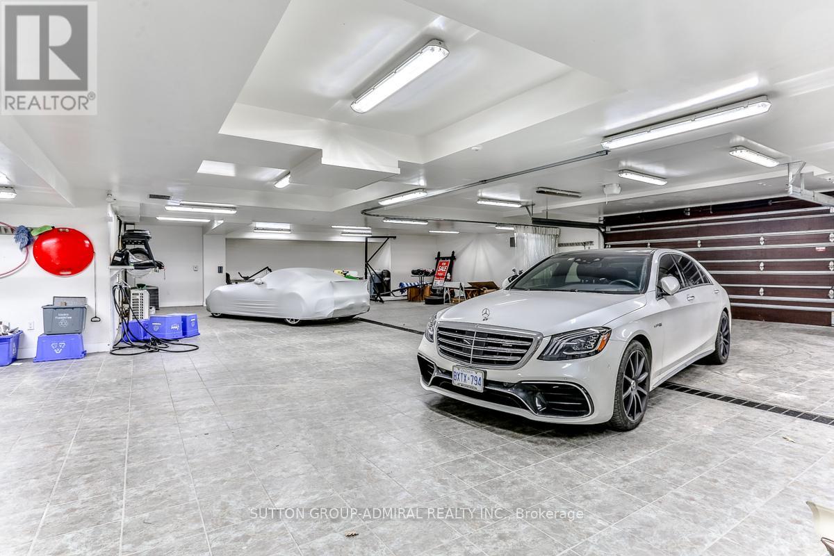 66 Scotch Valley Drive, King, Ontario  L7B 1L9 - Photo 29 - N12984392