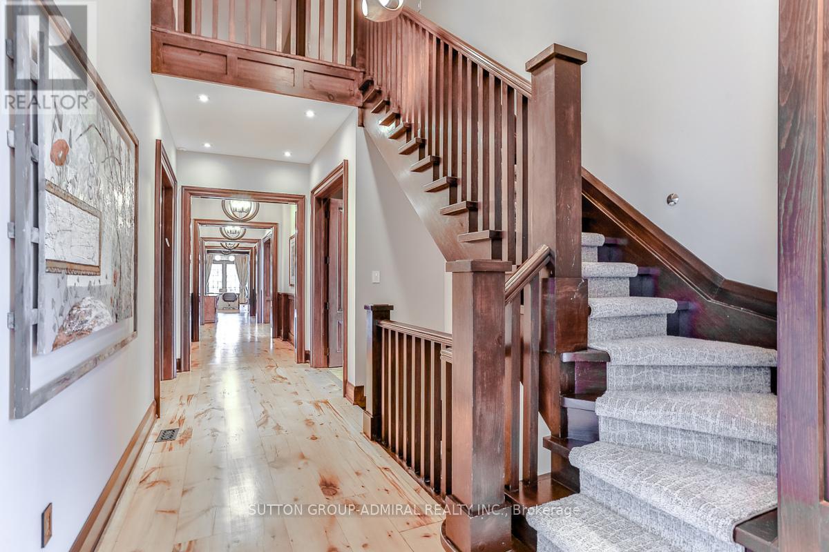 66 Scotch Valley Drive, King, Ontario  L7B 1L9 - Photo 8 - N12984392