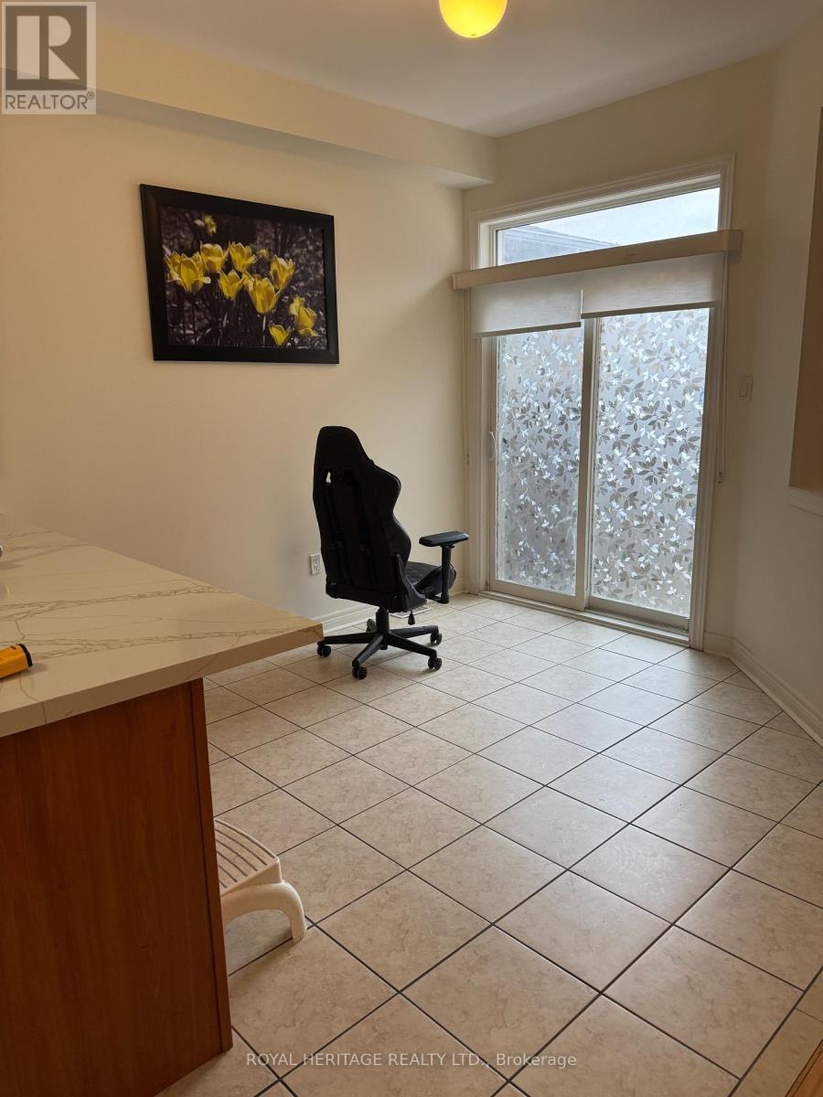 Main - 49 Everingham Circle, Brampton, Ontario  L6R 0R9 - Photo 5 - W12985818