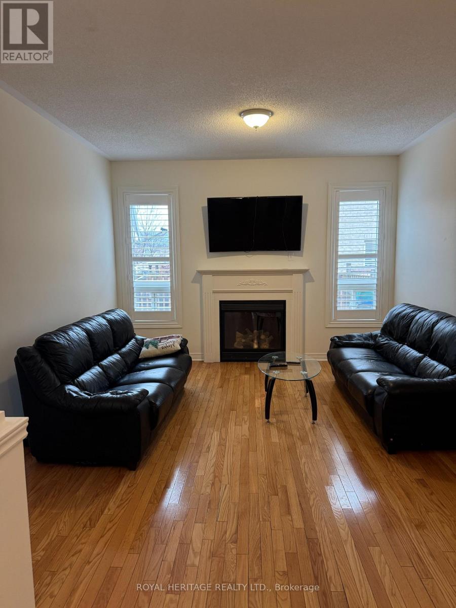 Main - 49 Everingham Circle, Brampton, Ontario  L6R 0R9 - Photo 6 - W12985818