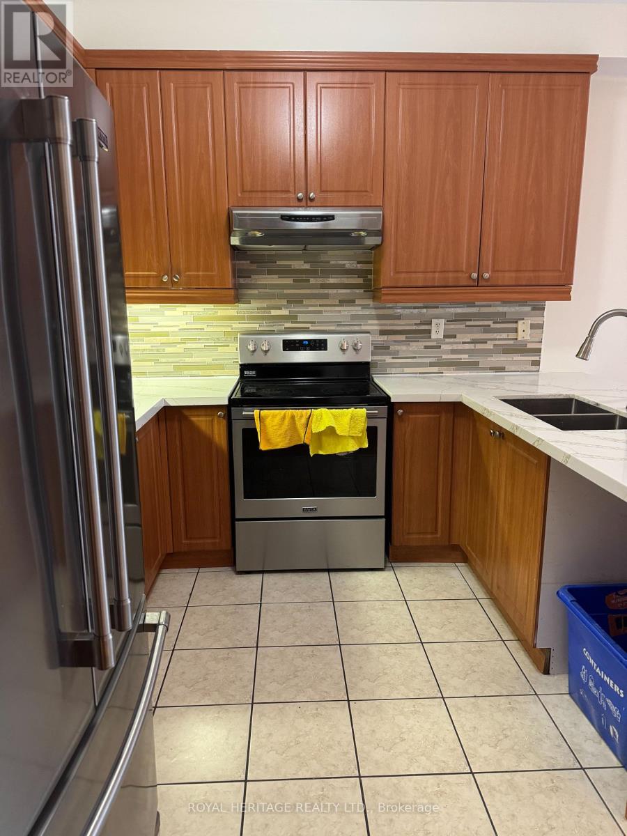 Main - 49 Everingham Circle, Brampton, Ontario  L6R 0R9 - Photo 4 - W12985818