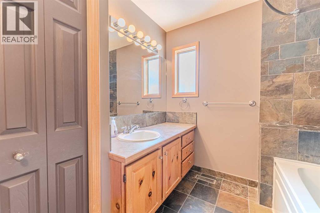 4, 1000 Cougar Creek Drive, Canmore, Alberta  T1W 1C7 - Photo 30 - A2298455