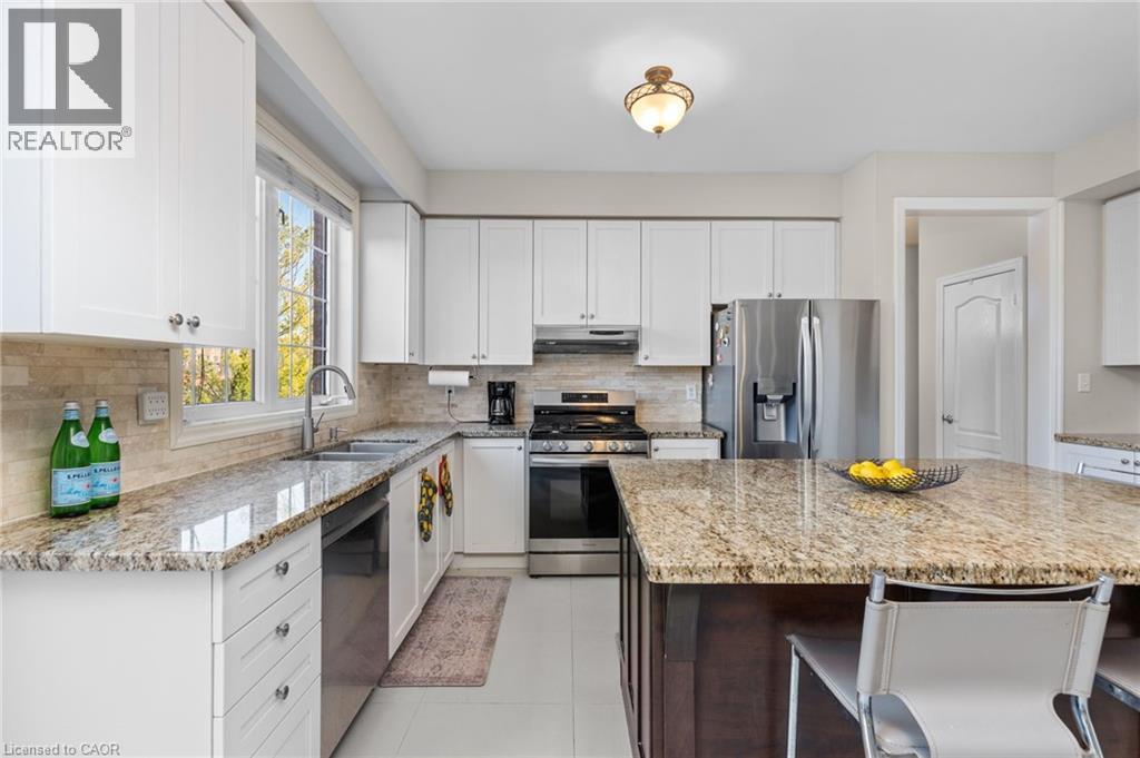 2295 Glazebrook Circle, Oakville, Ontario  L6M 5B5 - Photo 6 - 40815726