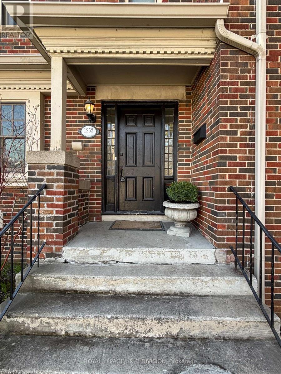 1252 Avenue Road, Toronto, Ontario  M5N 2G7 - Photo 17 - C12763058