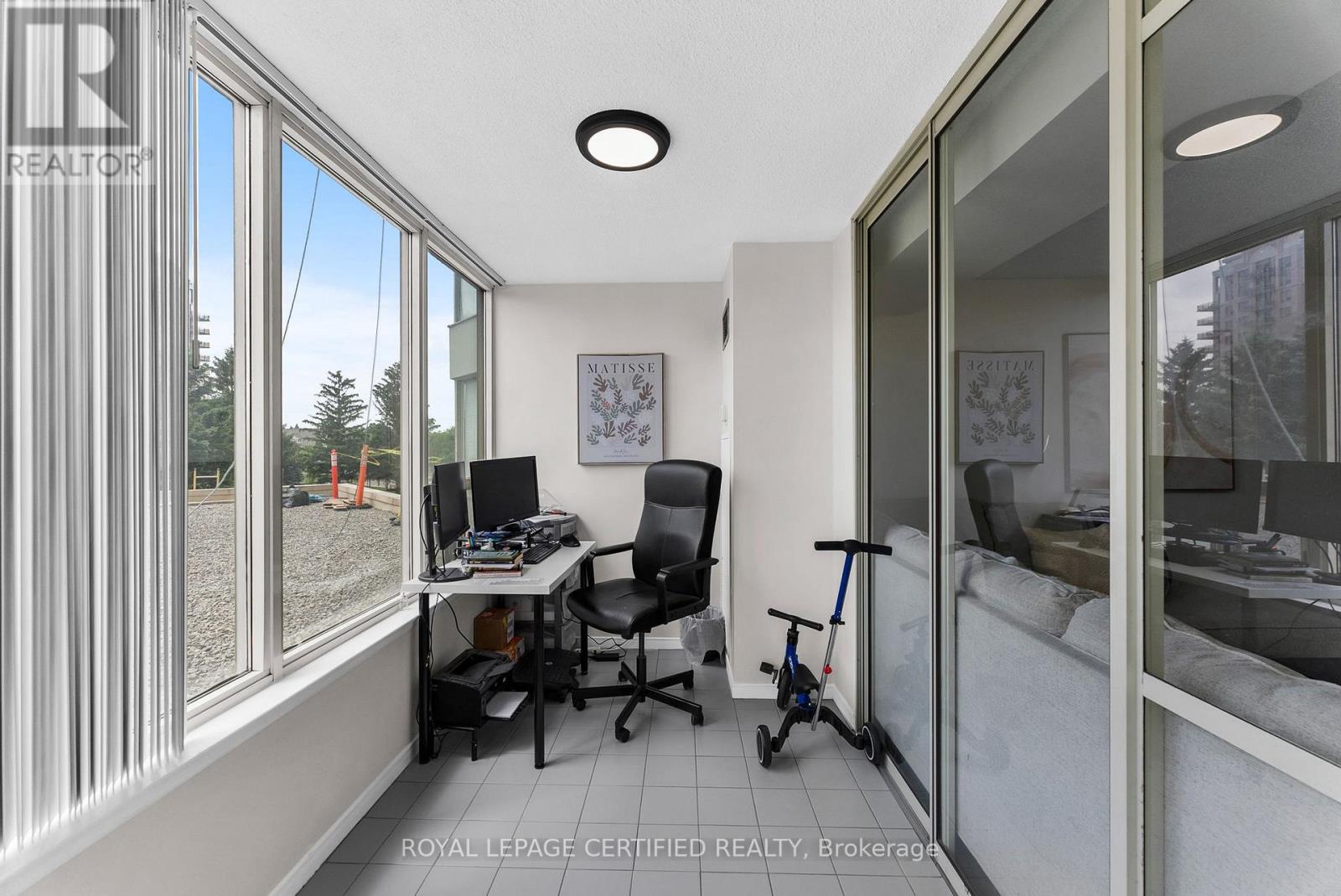 210 - 700 Constellation Drive, Mississauga, Ontario  L5R 3G8 - Photo 11 - W12987894