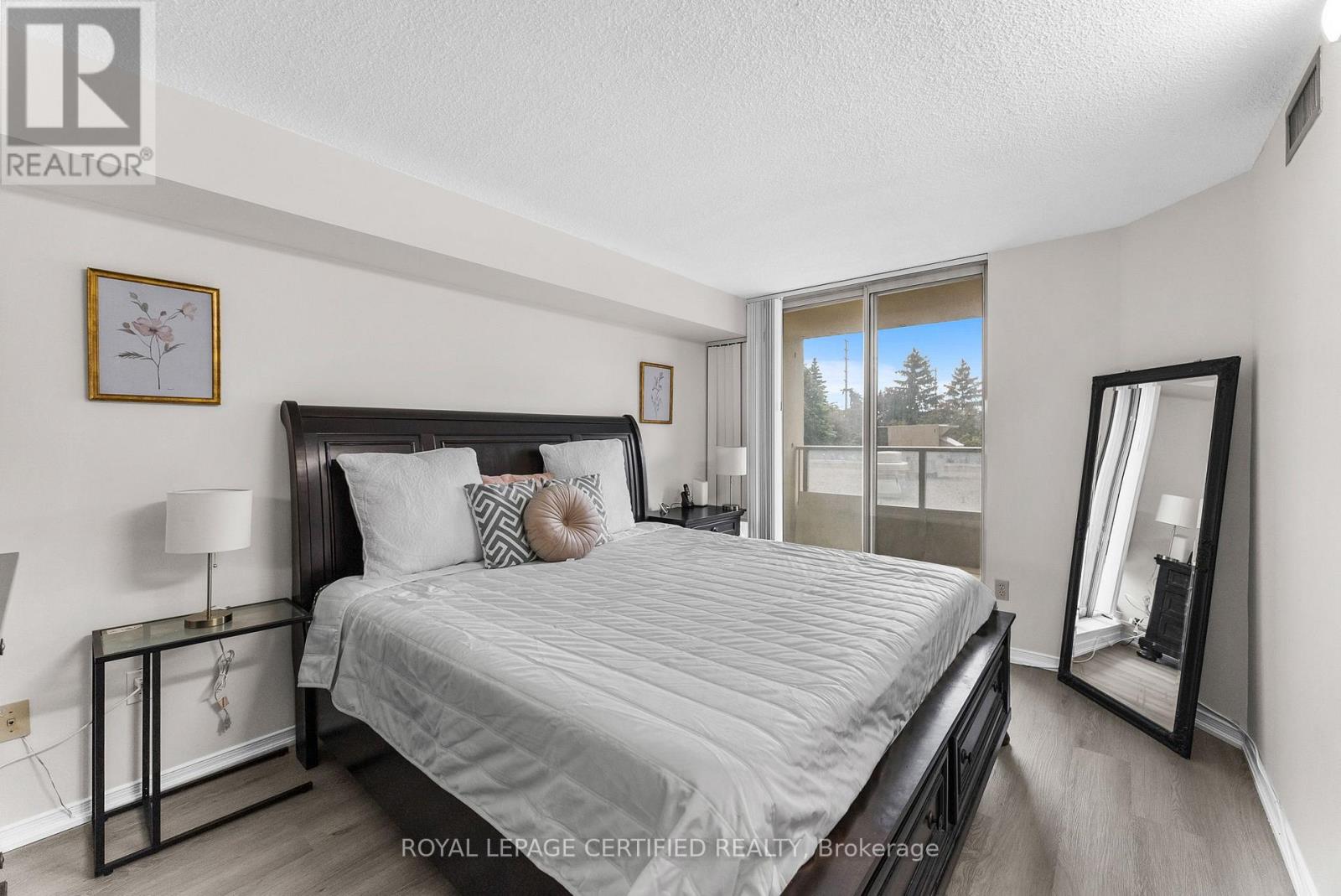 210 - 700 Constellation Drive, Mississauga, Ontario  L5R 3G8 - Photo 17 - W12987894