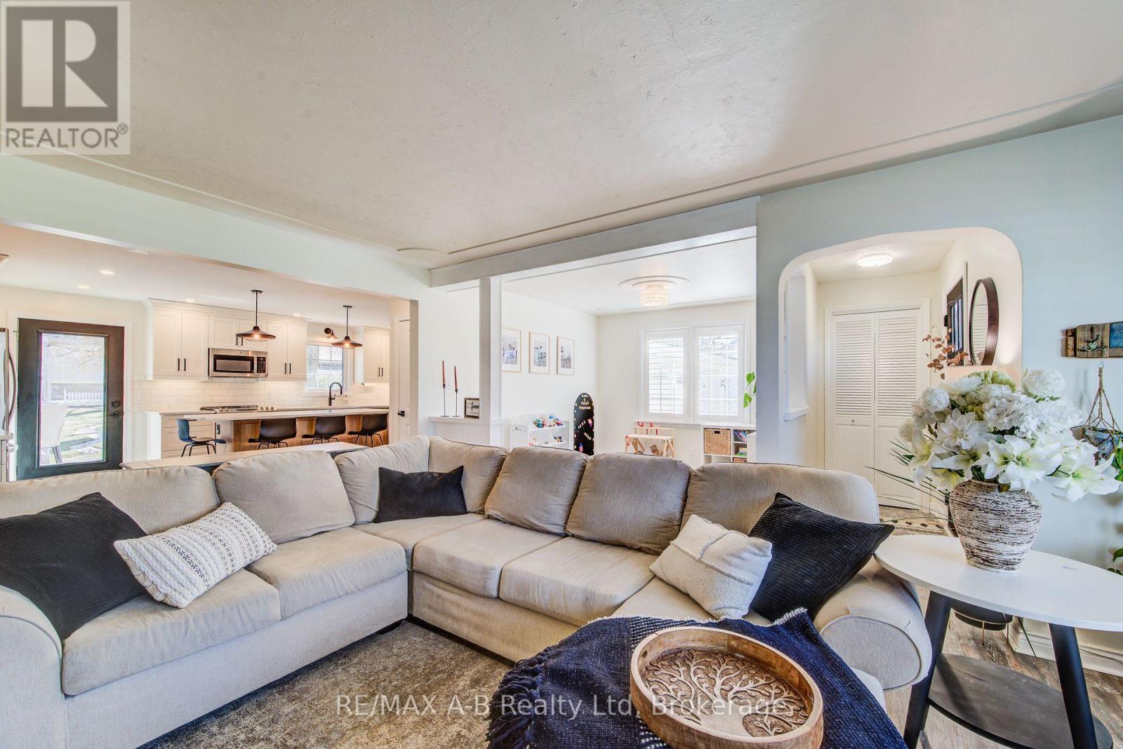 87 Wilton Street, East Zorra-Tavistock, Ontario N0B 2R0 - Photo 6 - X12988294