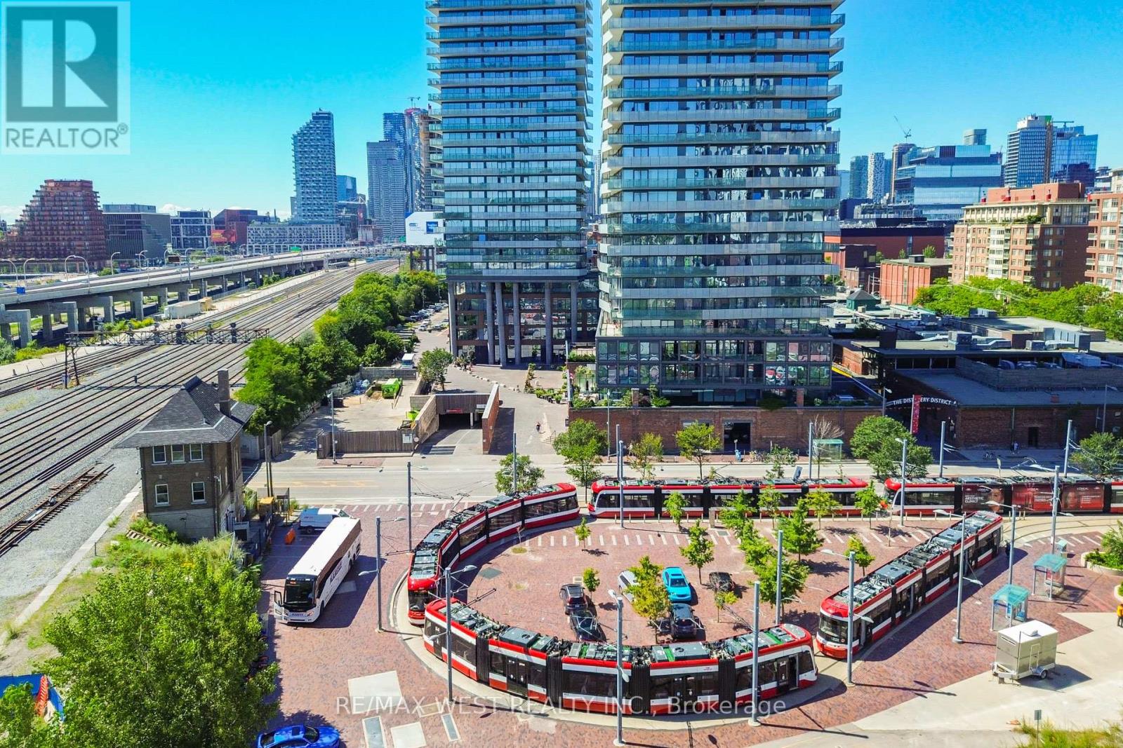 90 Distillery Lane, Toronto, Ontario  M5A 4R2 - Photo 3 - C12988308